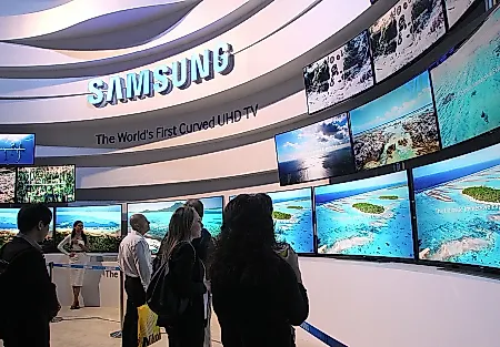 Почему провалились изогнутые телевизоры, но изогнутые игровые мониторы оказались успешными