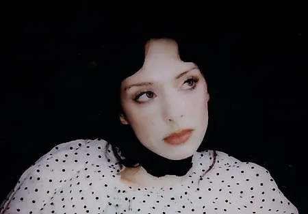 Holly Humberstone отменила европейский тур после экстренной госпитализации члена команды