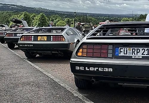 DeLorean Eurofest 2026 собрал более 140 DMC-12 в Белфасте