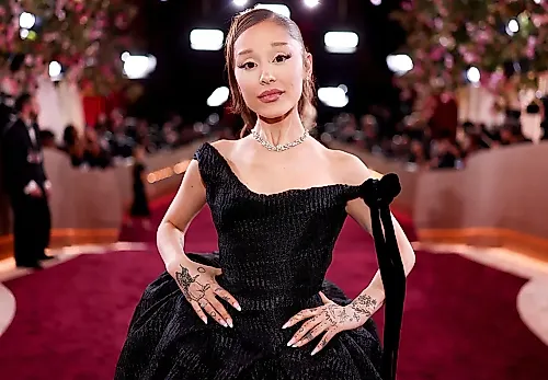 Ariana Grande снова на вершине: шестой альбом подряд №1 в Британии