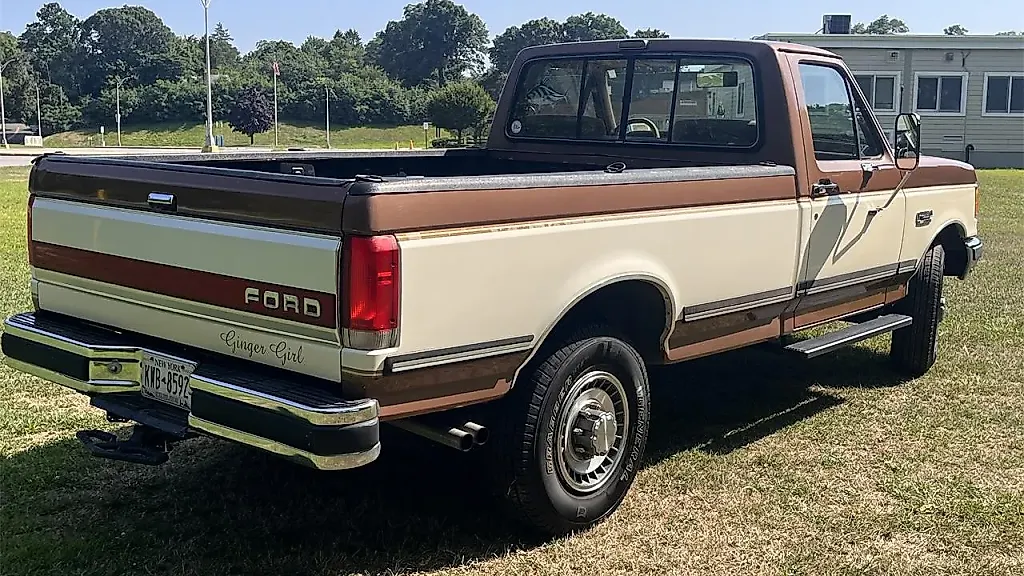 Ностальгия на колесах: Ford F-250 XLT Lariat 1989 года