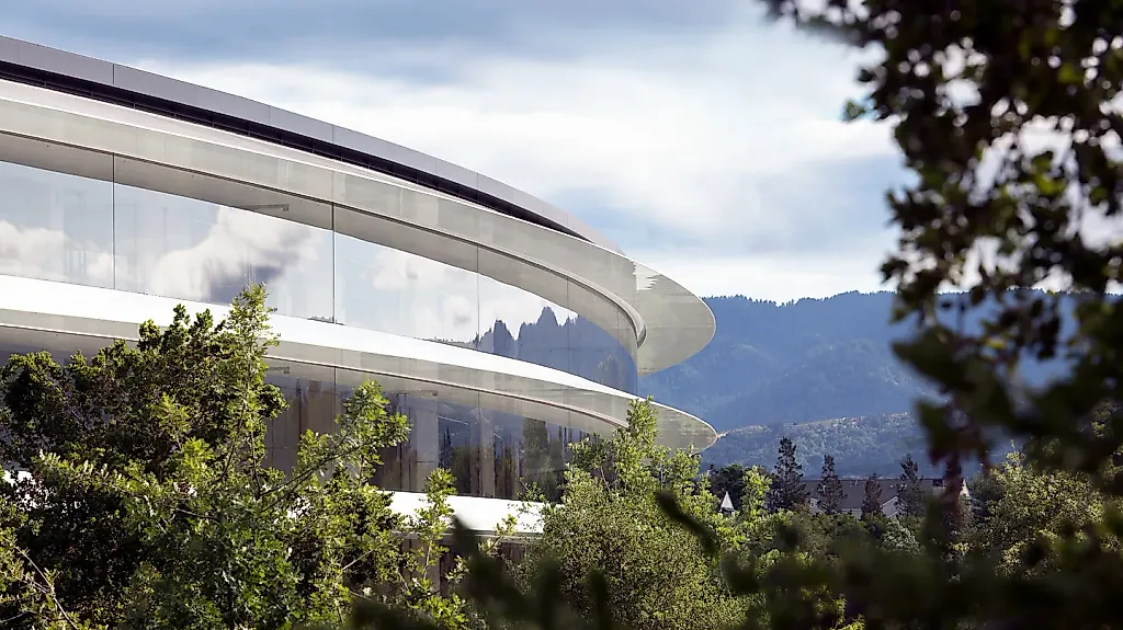WWDC 2025: Анонсы, слухи и много сарказма