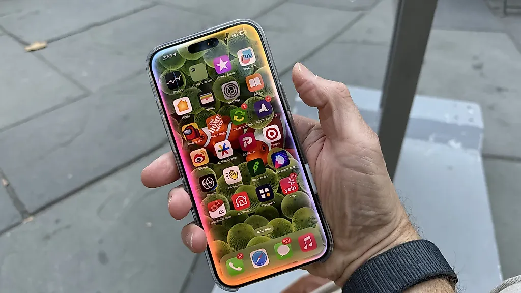 Зачем платить больше? Как избежать покупки iPhone Pro и не стать жертвой маркетинга.
