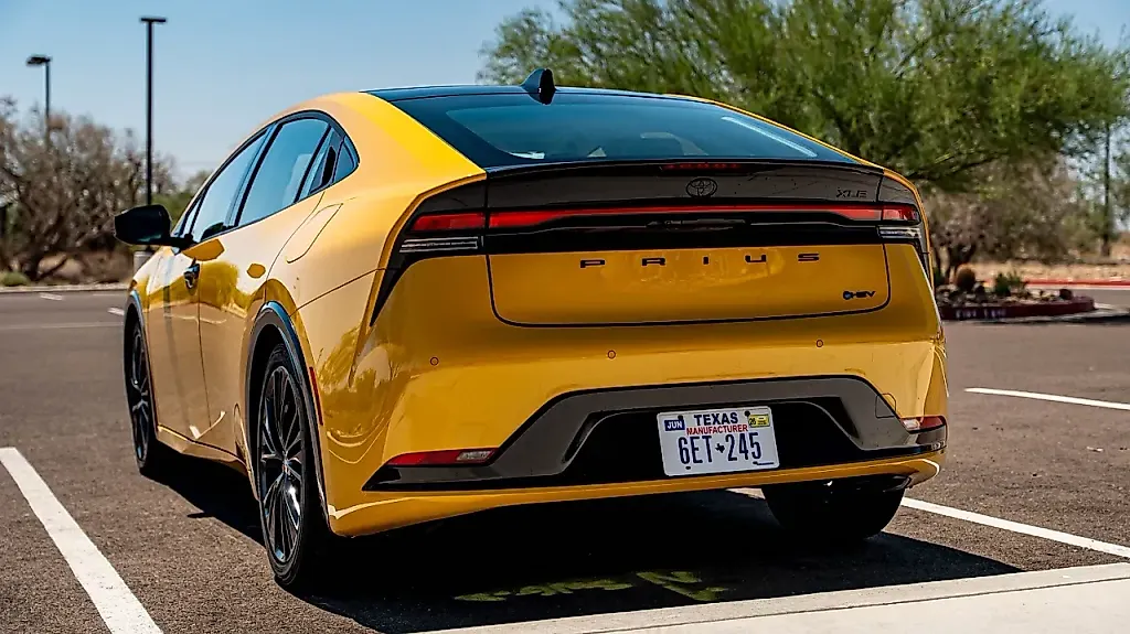 Рецензия на Toyota Prius Nightshade Edition 2025 года