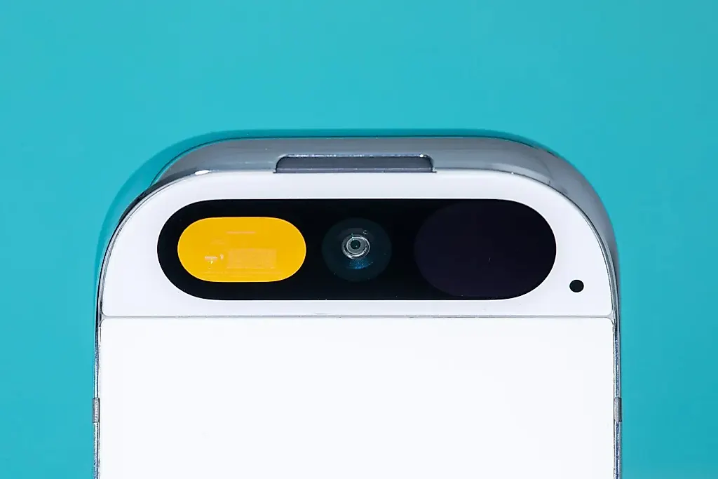 Humane закрывает AI Pin и распродает остатки HP