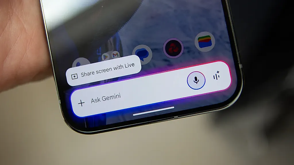 Google обновил Gemini: теперь он может читать чаты WhatsApp на Android
