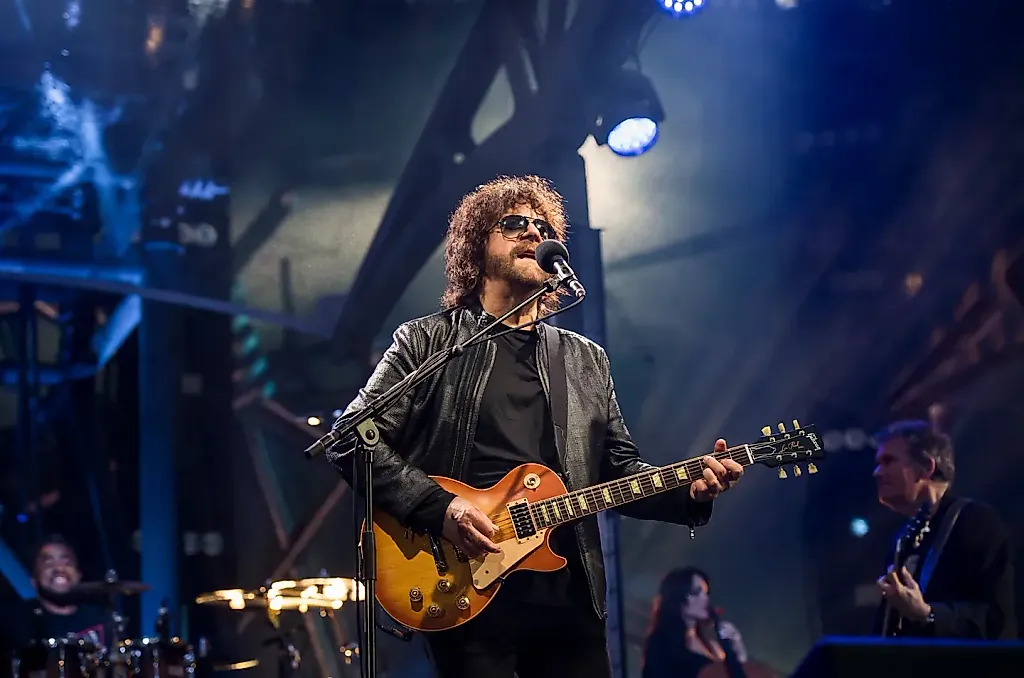 BST Hyde Park отменяет финальный день после отказа ELO выступать из-за проблем со здоровьем Джеффа Линна