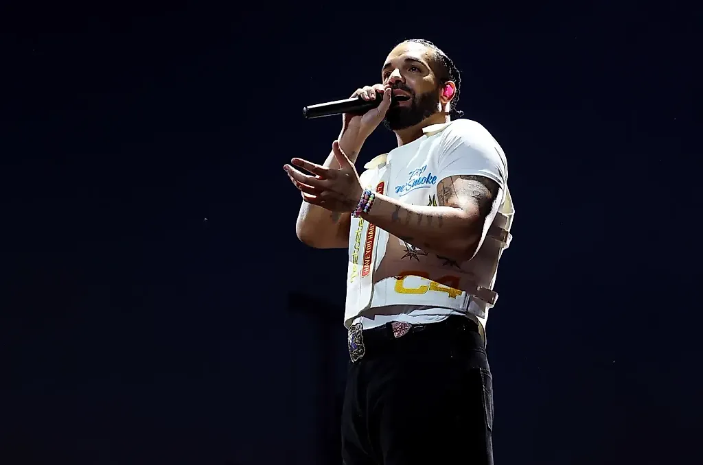 Drake устроил скандал на Wireless 2025