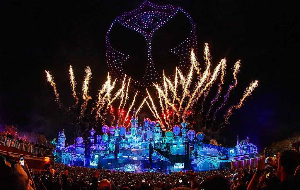 Главная сцена Tomorrowland сгорела за двое суток до фестиваля
