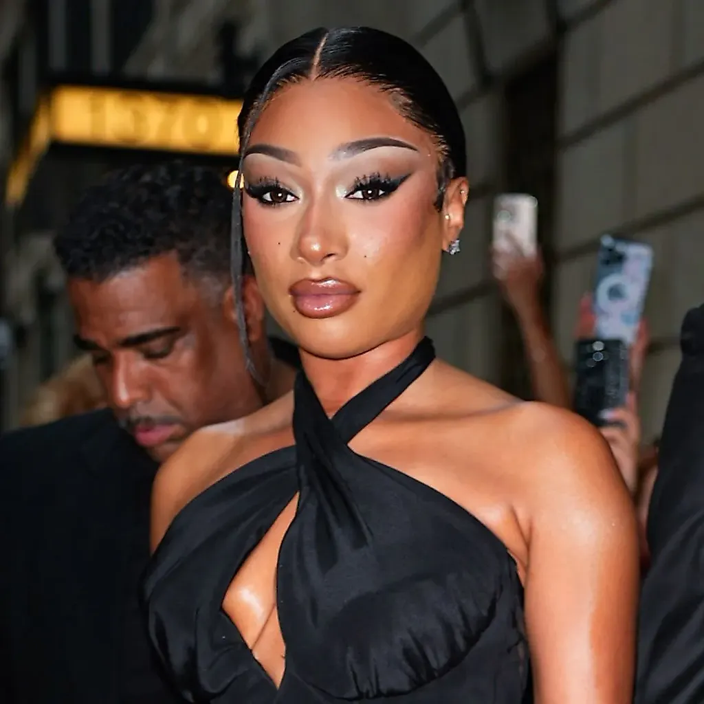Меган Thee Stallion впервые появилась с новым бойфрендом на публике