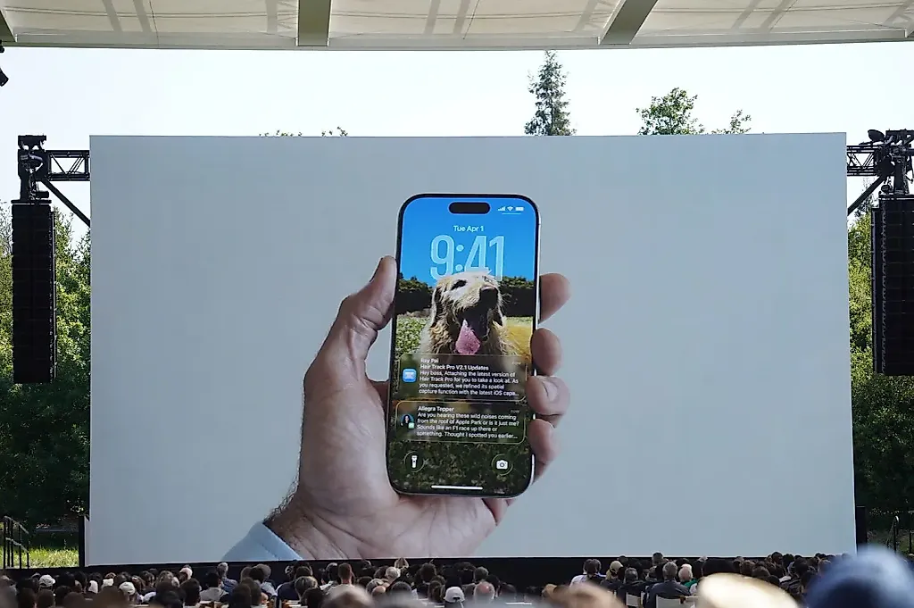iOS 26: Новый "стеклянный" айфон и 100500 функций будущего