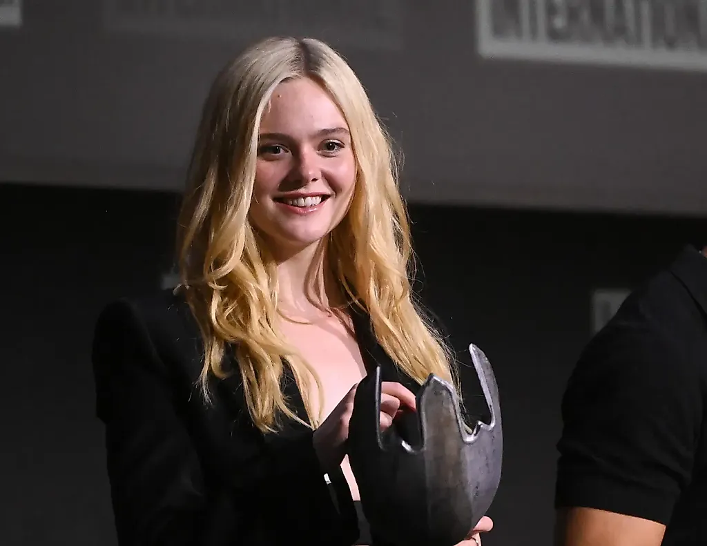 Фанаты заставили Elle Fanning стать новой Эффи в «Голодных играх» – и студия сдалась