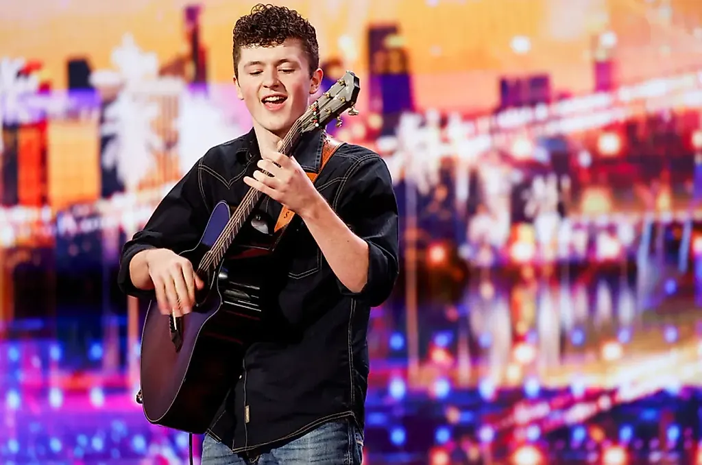 Гитарист Сайлас Люк Джонс получил овации на ‘America’s Got Talent’ за кавер ‘Misirlou’