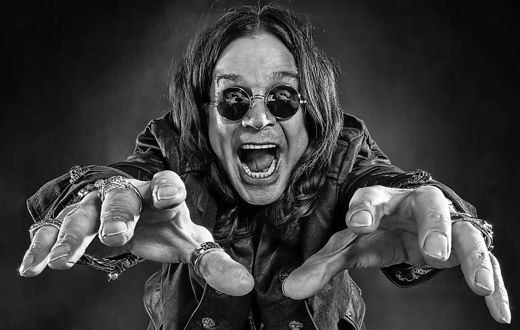 Ozzy Osbourne похоронен на территории особняка в Британии после частной церемонии. Присутствовали Элтон Джон, Metallica и другие знаменитости