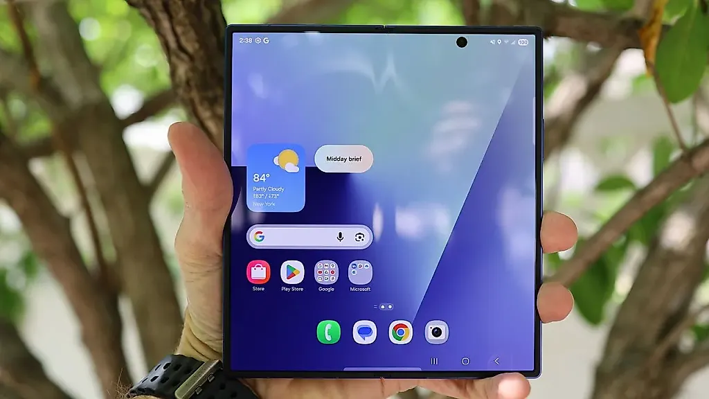 Смартфон за два миллиона? Как Galaxy Z Fold 7 формирует новый рынок