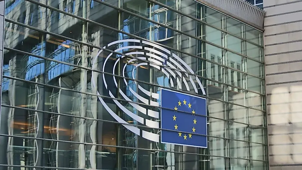 ЕС жёстко продавливает обязательную слежку за личными чатами