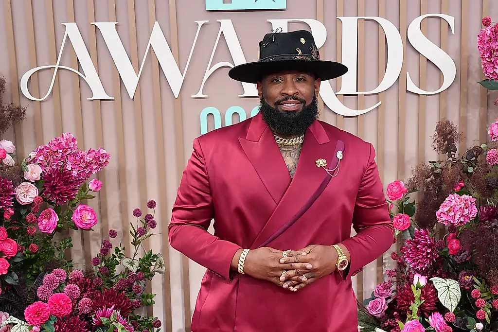 Пастор Mike Jr. разорвал Stellar Awards: 9 номинаций — 9 побед