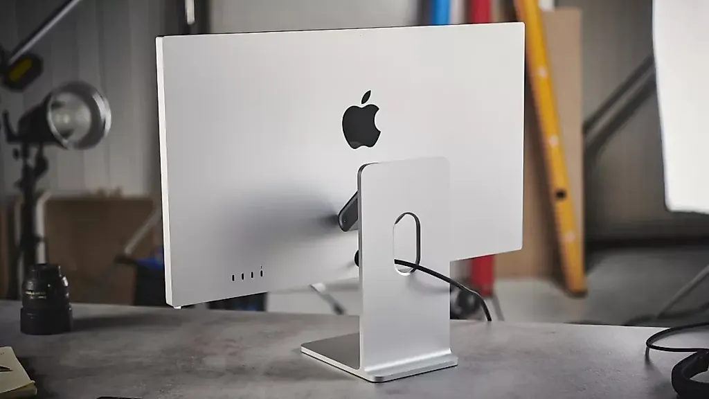 Apple Studio Display: шаг к совершенству или всё ещё анахронизм?