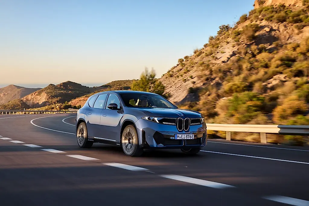 BMW iX3: Новая эра электромобилей с «суперразумом» и сверхзарядкой