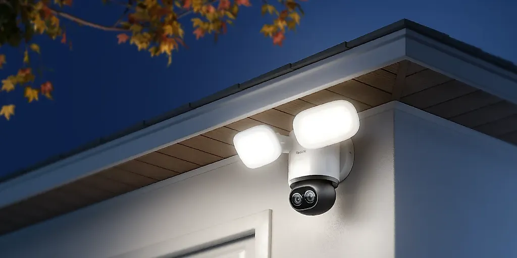 Фонарь-на-стероидах: Reolink TrackFlex Floodlight WiFi с круговым зрением