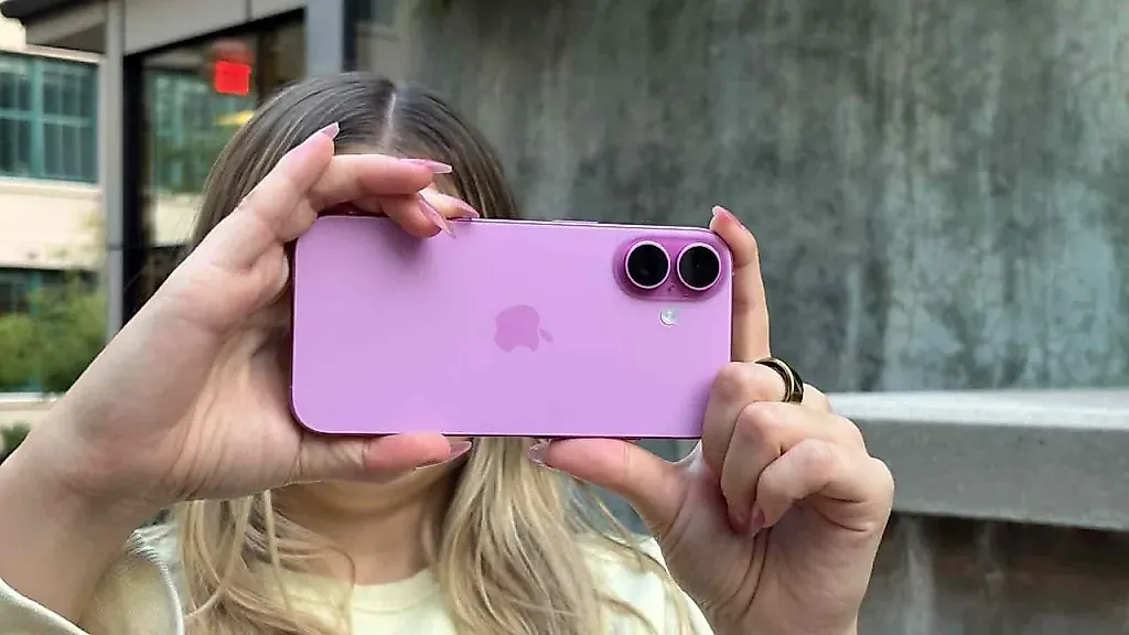 4 способа iPhone 17 догнать Samsung Galaxy S25