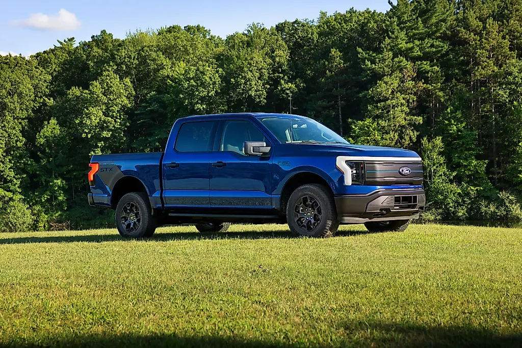 Ford представил новый F-150 Lightning STX: смена стратегии