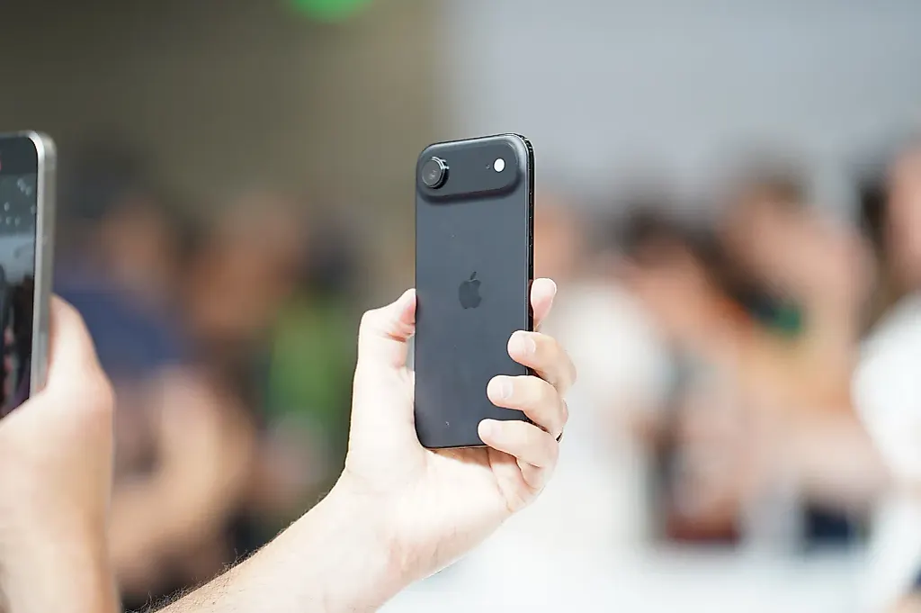 Сравнение новых iPhone 2025 года