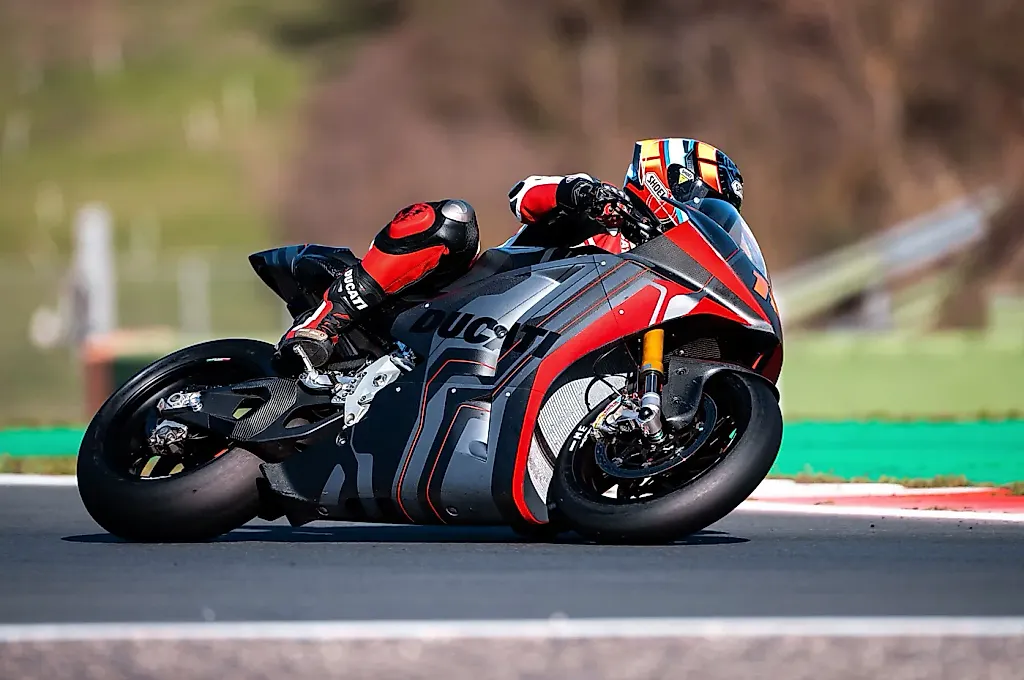 Чемпионат MotoE ушел в спячку: электрические мотоциклы оказались никому не нужны
