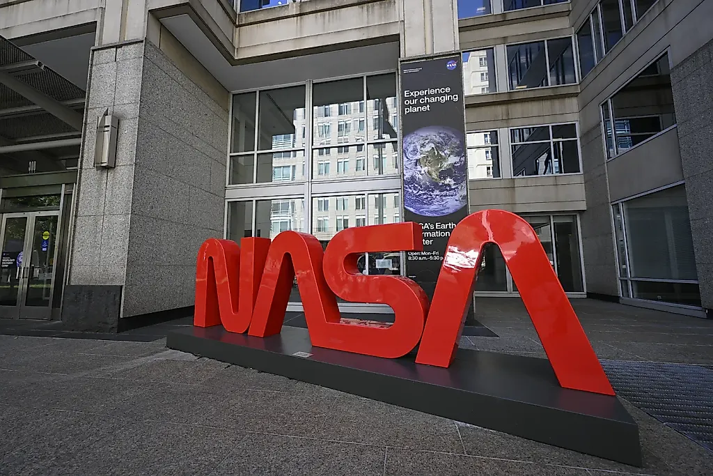 NASA нашло возможные следы жизни на Марсе, но миссии под угрозой из-за бюджетных сокращений