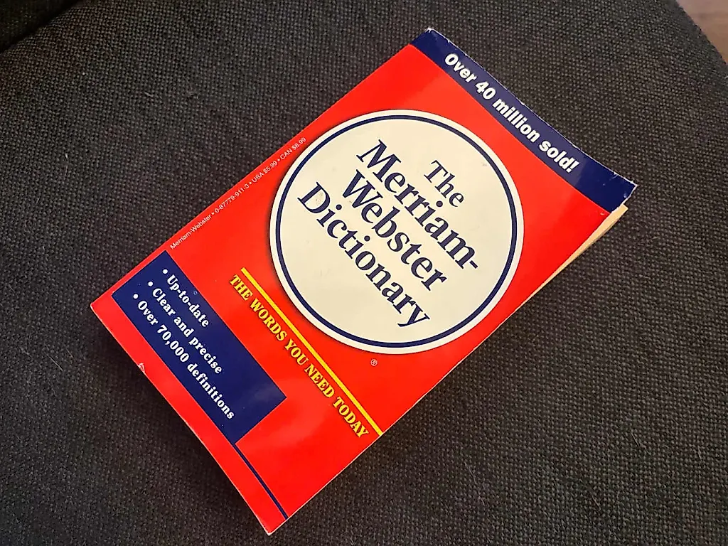Perplexity против Merriam-Webster: Словари против ИИ
