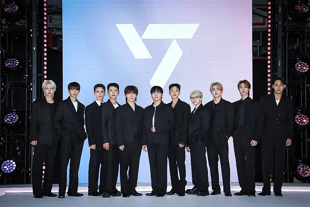 Концерт SEVENTEEN закончился ожогами для фанатов: извинения, хаос и армия