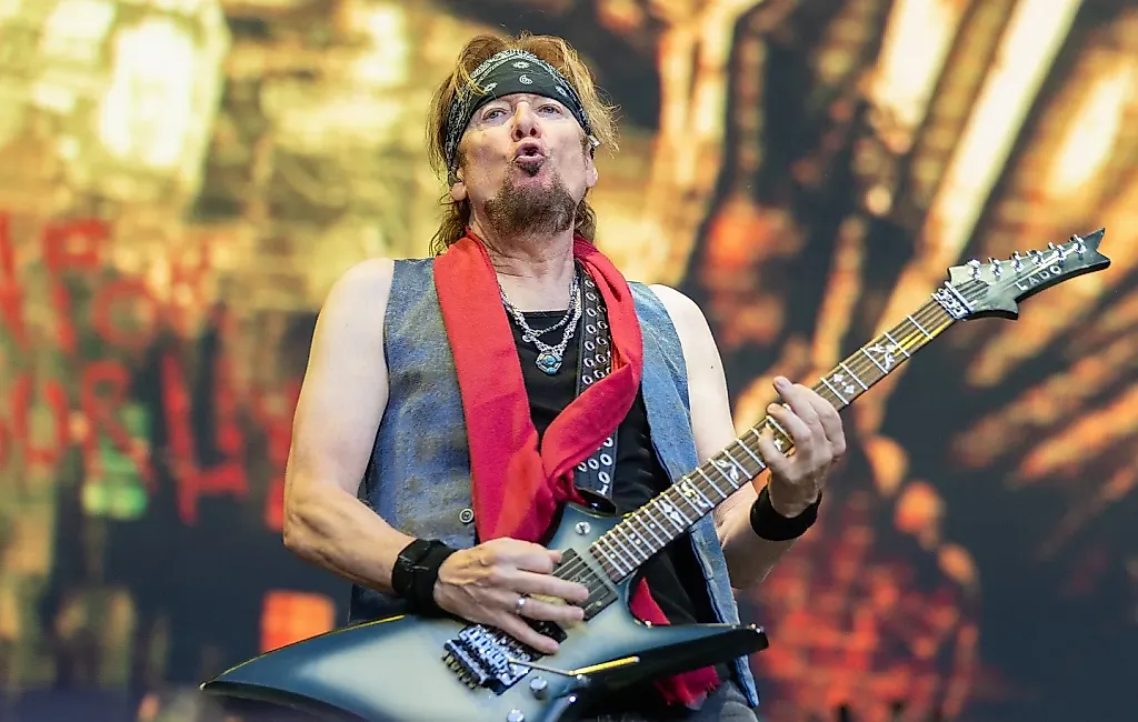 Участники Iron Maiden и Tool устроили джем на свадьбе дочери гитариста Adrian Smith