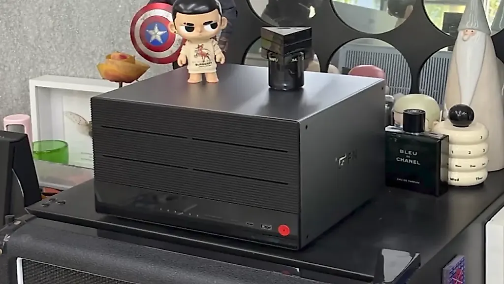 Feiniu NAS: перезагрузка хранения данных с UPS и 180ТБ