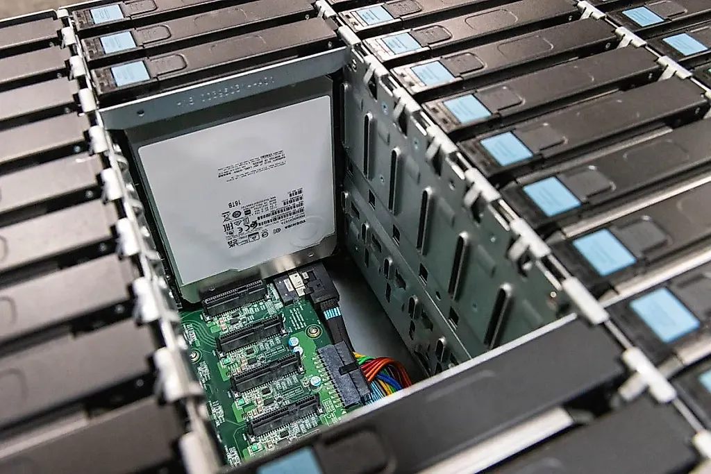 Toshiba выжала SSD-скорости из 78 жестких дисков