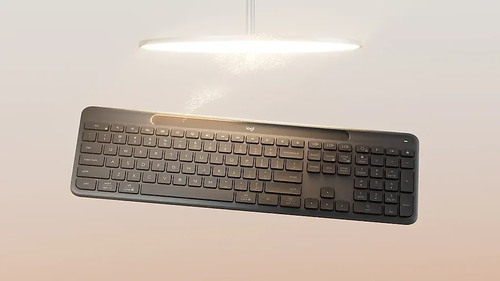 Logitech выпускает клавиатуру, которую заряжает любой свет