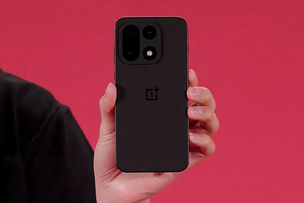 OnePlus 15: флагман под удачным номером
