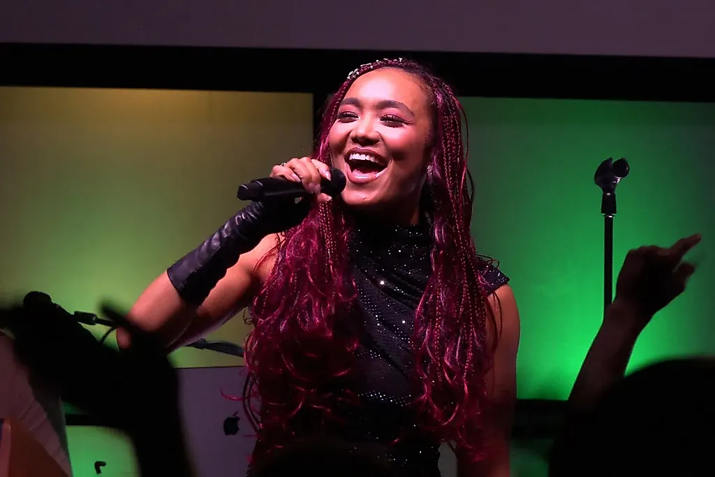Crystal Kay: 25 лет на сцене. Кровь, пот, попса и содружество культур.