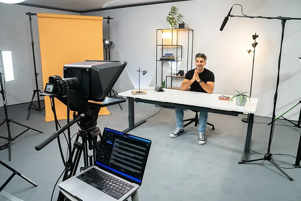 Elgato выпустила большой телесуфлер Prompter XL за $599.99
