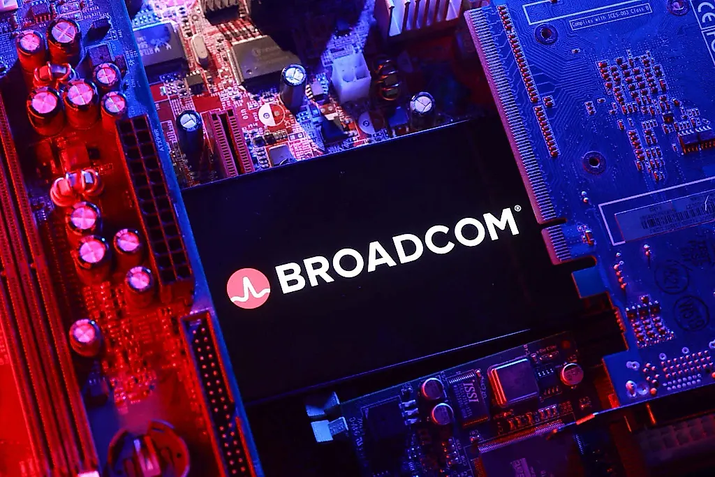 OpenAI запрыгнула в чипопоезд Broadcom: миллиардные ставки на электро-жадность