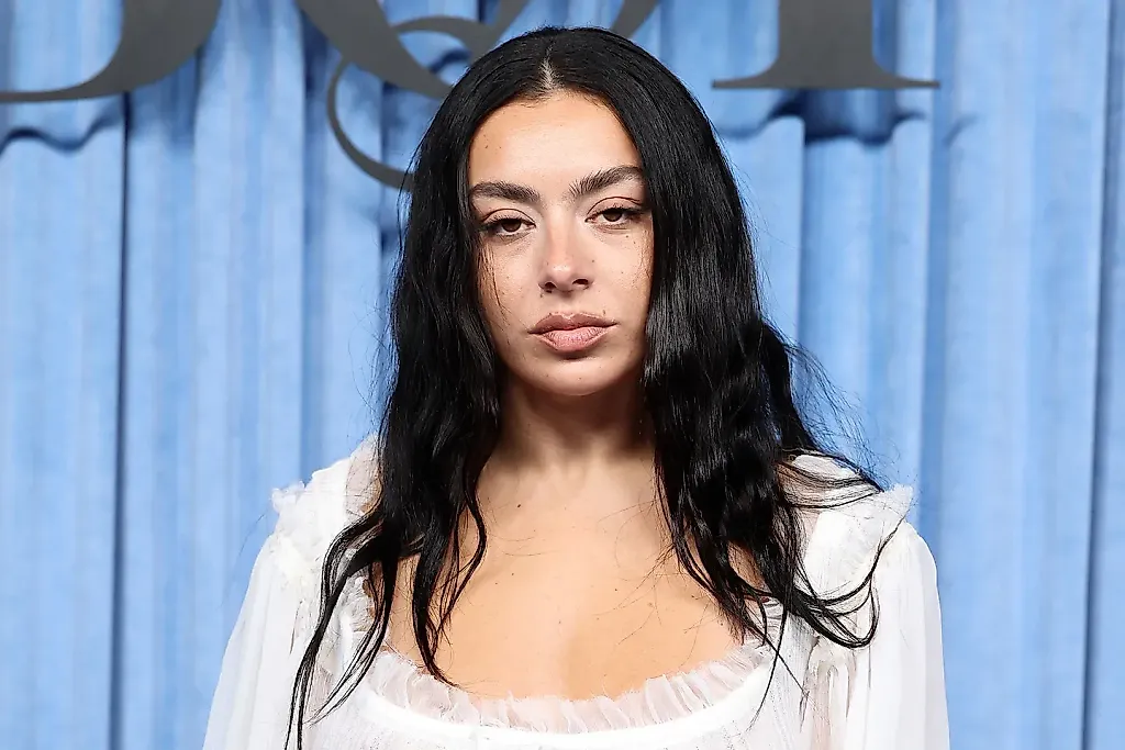 Charli XCX: Жизнь после ботокса и путь в кино