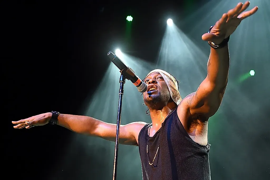 Год трагедий: сын D’Angelo и Angie Stone потерял обоих родителей