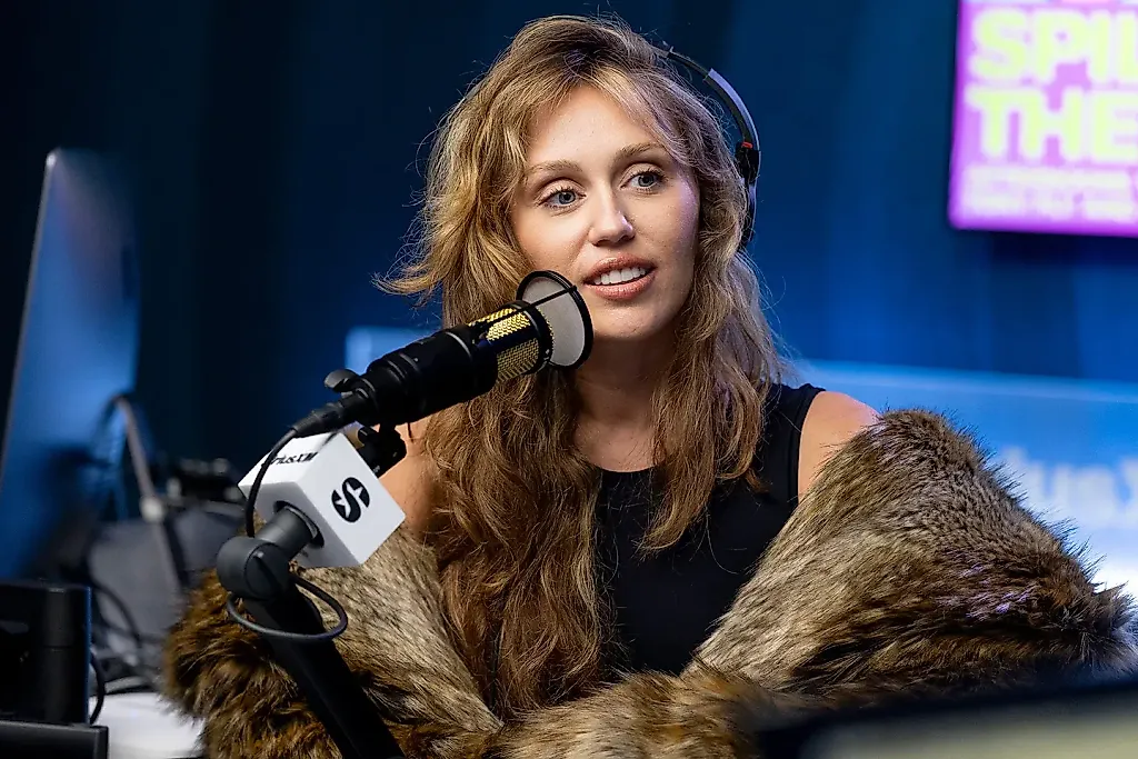 Miley Cyrus раскрывает трогательный подарок Бейонсе, который она никогда не снимет