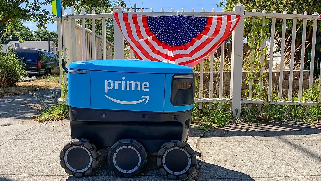Amazon заменит 500 тысяч рабочих роботами: массовое сокращение или эволюция?

