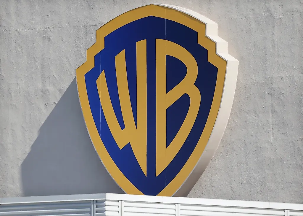 Техногиганты охотятся за Warner Bros.: Netflix, Apple и Amazon в битве за медиа-империю