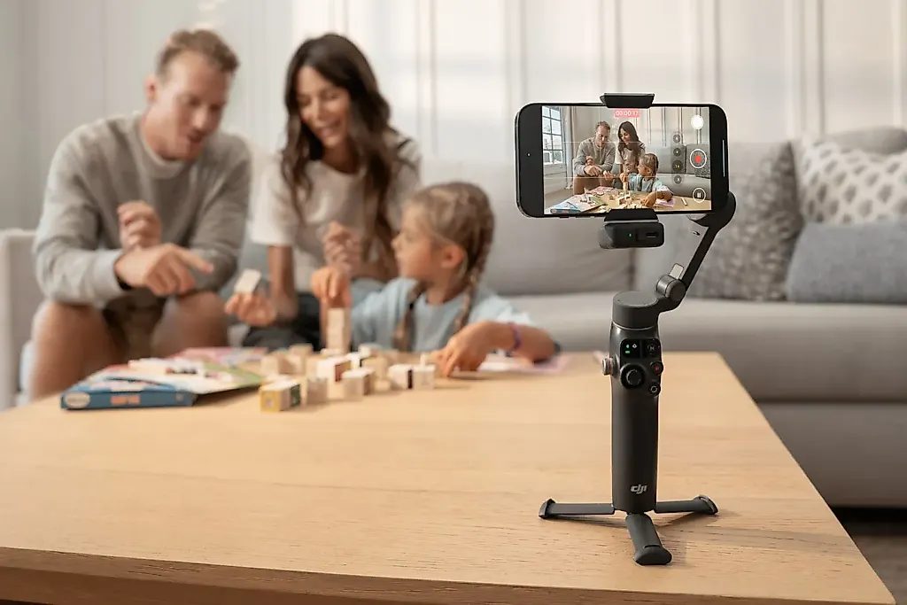 DJI Osmo Mobile 8: новые трюки для селфи и котов