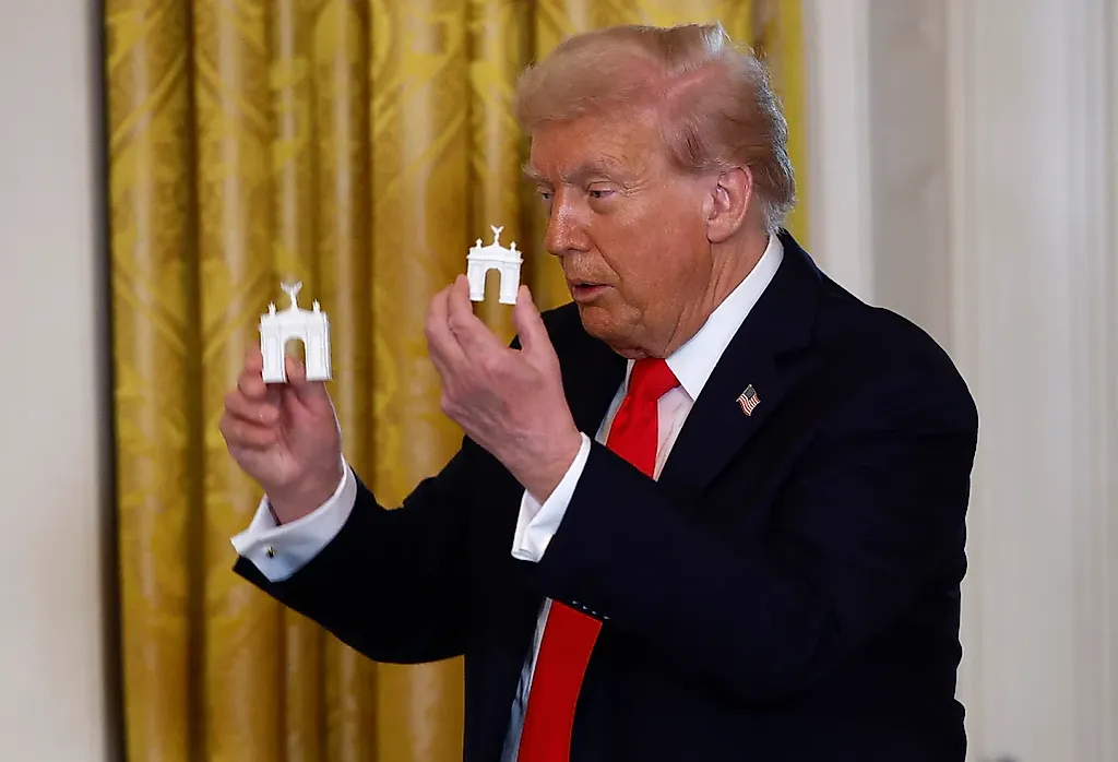 Трамп уволил всех из Совета по искусству