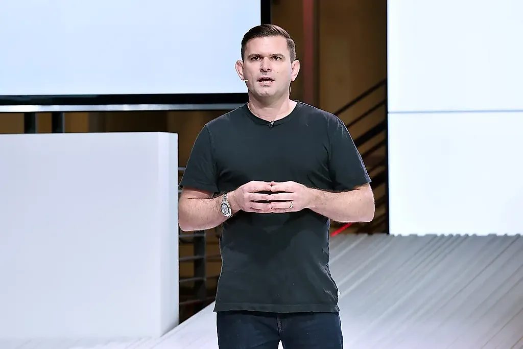 YouTube меняет шефа подписок и структуру