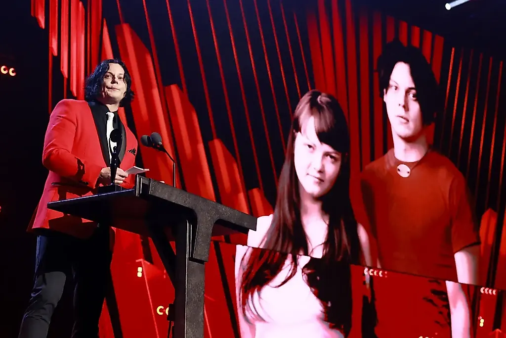 Meg White редактирует речь Джека, но не посещает Зал славы