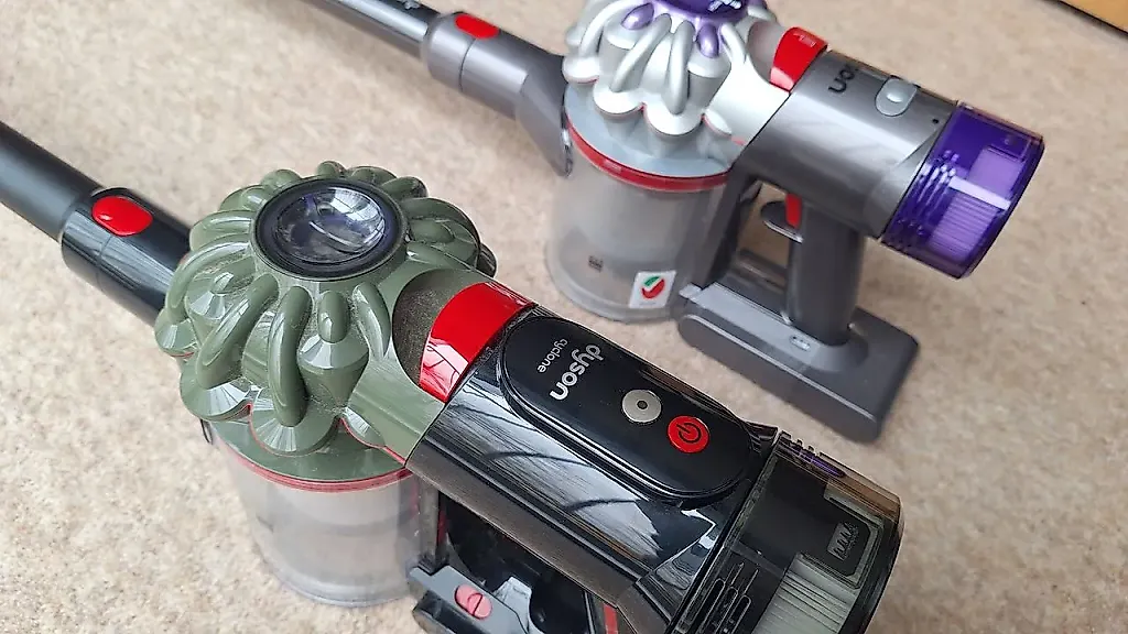 Dyson V8 Cyclone: апгрейд или развод? Битва пылесосов, которые доведут до истерики даже zen-буддиста