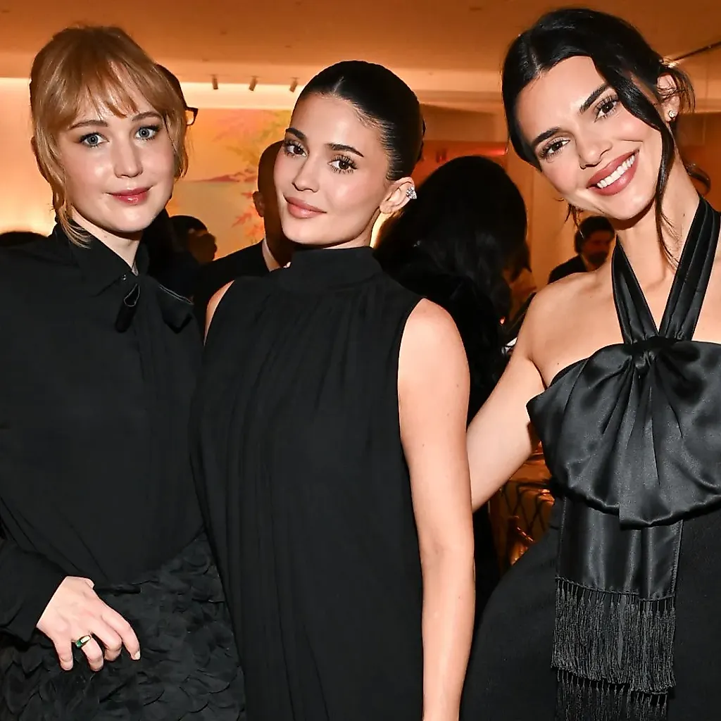 Дженнифер Лоуренс, Кайли и Кендалл Дженнер: черный Dior на троих